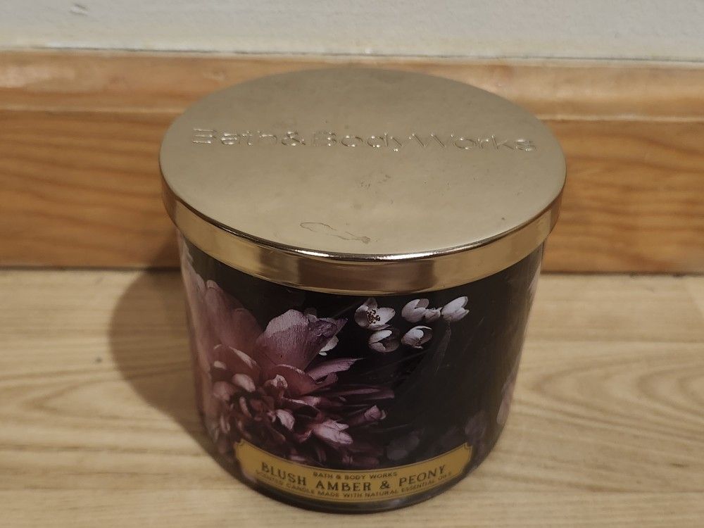 BRAND NEW BATH & BODY WORKS BLUSH AMBER & PEONY 3 WICK CANDLE 14.5 OZ