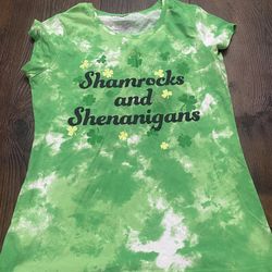 Women’s green shamrock shirt size xl by wound up #20
