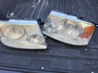 2005 Ford 150 Head Lights