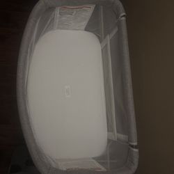 gray baby bassinet 