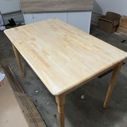 Coaster Maple wood table