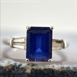 10K WHITE GOLD SIZE 5 BLUE & WHITE SAPPHIRE RING 1.90G ** 1 STONE MISSING