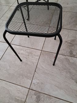 2 Side Tables