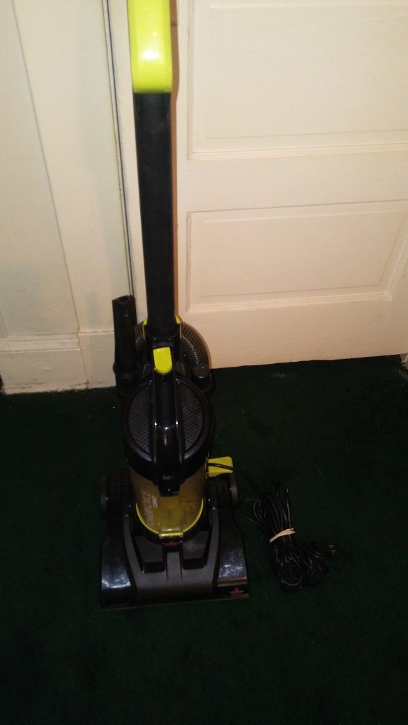 BISSELL POWERFORCE COMPACT CANISTER VACUUM, IN EXCELLENT CONDITION W/ATTACHMENTS. MUST PICK UP PLEASE. THANK YOU!