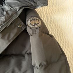 Canada Goose Black Logo 