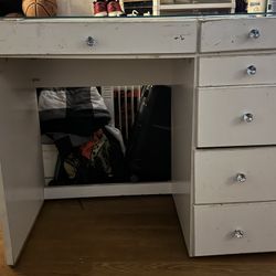 Beauty Creations Vanity 