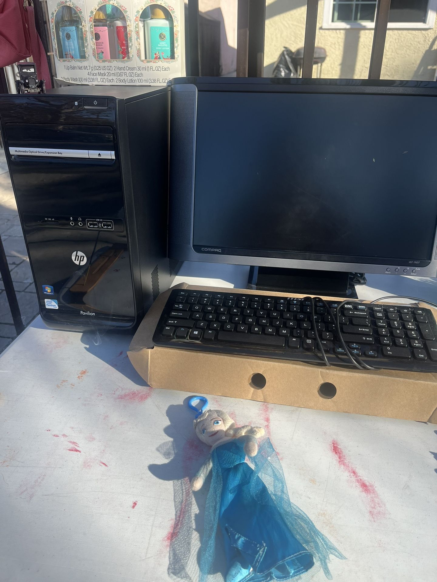 Nice Computer Set Everything For 60 Most Go