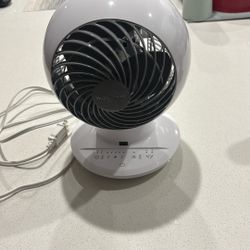 Woozoo Iris Oscillating Fan- Multi Speed