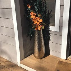 Large vase with flowers