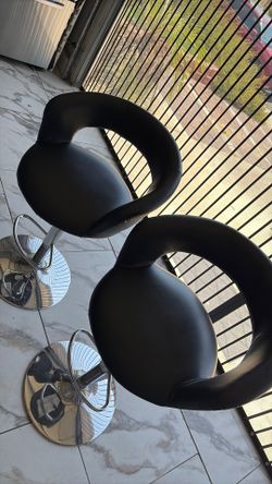 Black stools