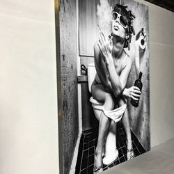Canvas wall decoration 30”x42”. Brand new we can make it in different sizes, from 4.5”x4.5” to 30”x66”, Wood frame and sprayed with glossy clear coat