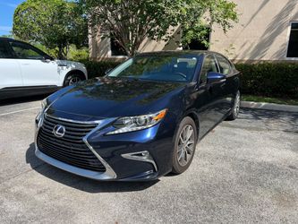 Lexus ES Sedan – Dark Blue