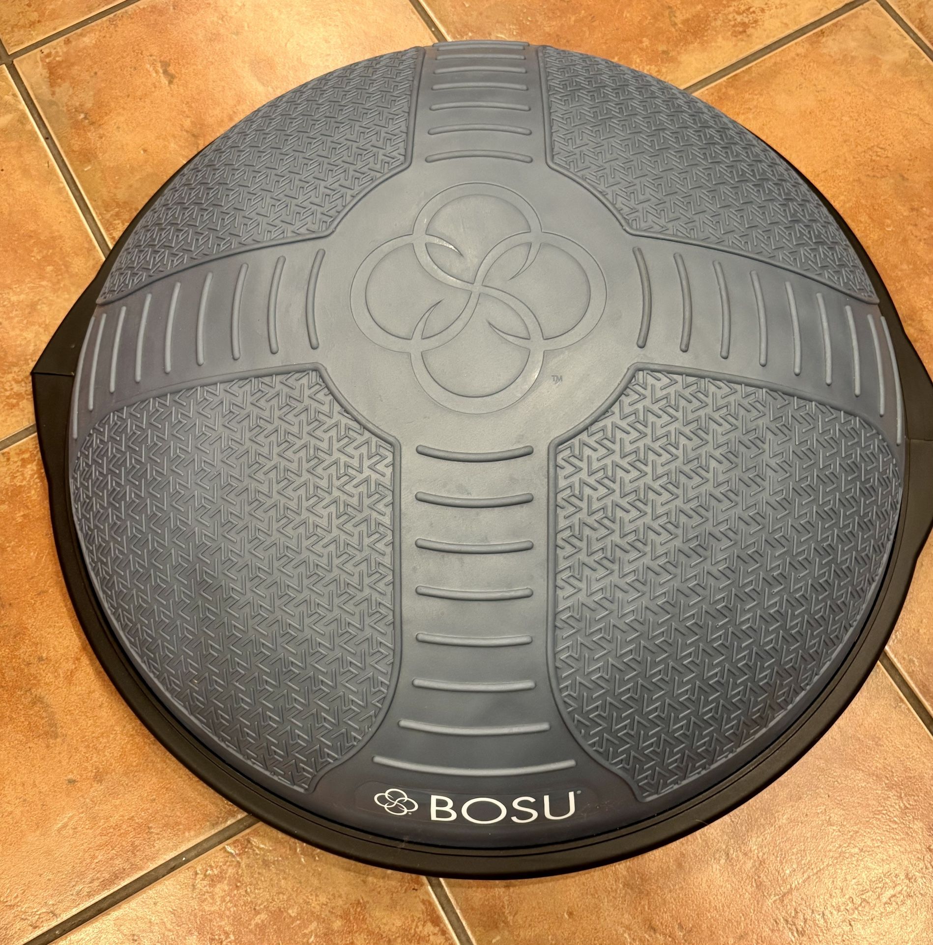 BOSU Ball Nexgen Pro Balance Trainer