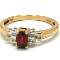 Ladies Garnet/Diamond Birthstone Ring