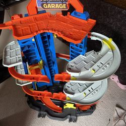 Hot Wheels City Ultimate Garage 