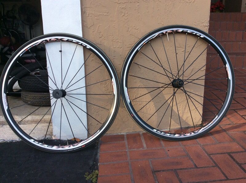 Road bike lightweight racing rims and tires