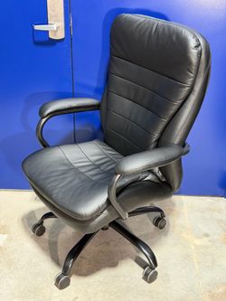#293 Boss Office Chair 400 lb. Black