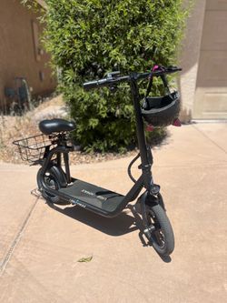 Electric Scooter with Seat & Basket – Great Condition