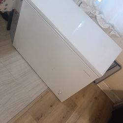 Huge Refrigerator Like New