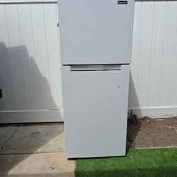 Magic Chef Refrigerator 