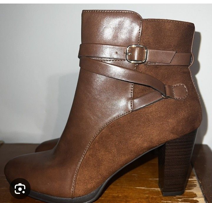 Andrew Geller- Kolton Booties; 7 1/2 M