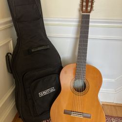 Yamaha C-40 Classical Guitar w/Padded Gig Bag
