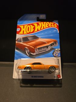 Hot Wheels '66 Buick Riviera Die-Cast Car