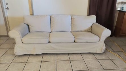 couch 7.5 ft x 2.5 ft