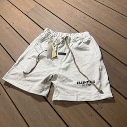 Size S  ESSENTIAL