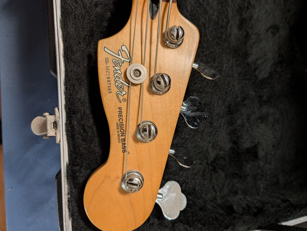 Fender P BASS 