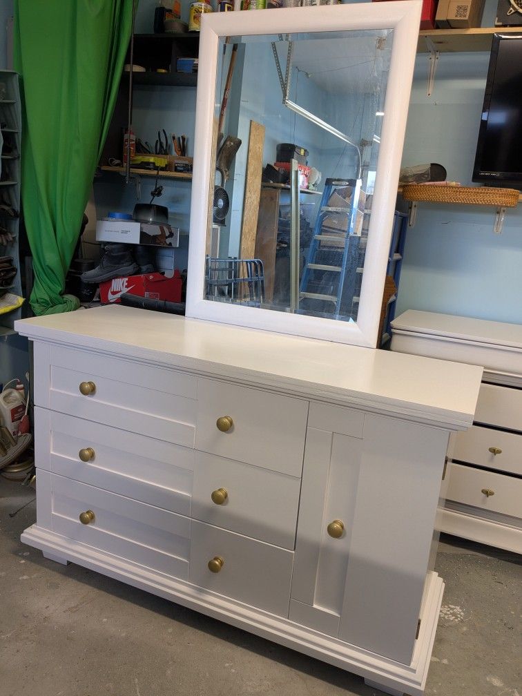 3 Drawer Dresser w Cabinet H35 L56 D20