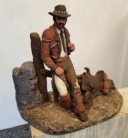 Cool Western Motif Sculpture