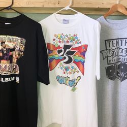 PREMIUM VINTAGE TEES AND MORE!! Grail Shirts, High End Jackets, Etc.