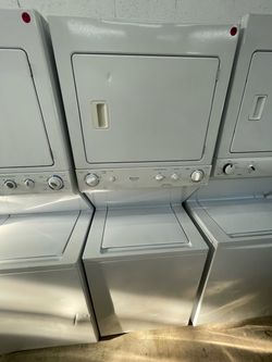 Frigidaire Heavy Duty Stacked Washer Dryer Unit