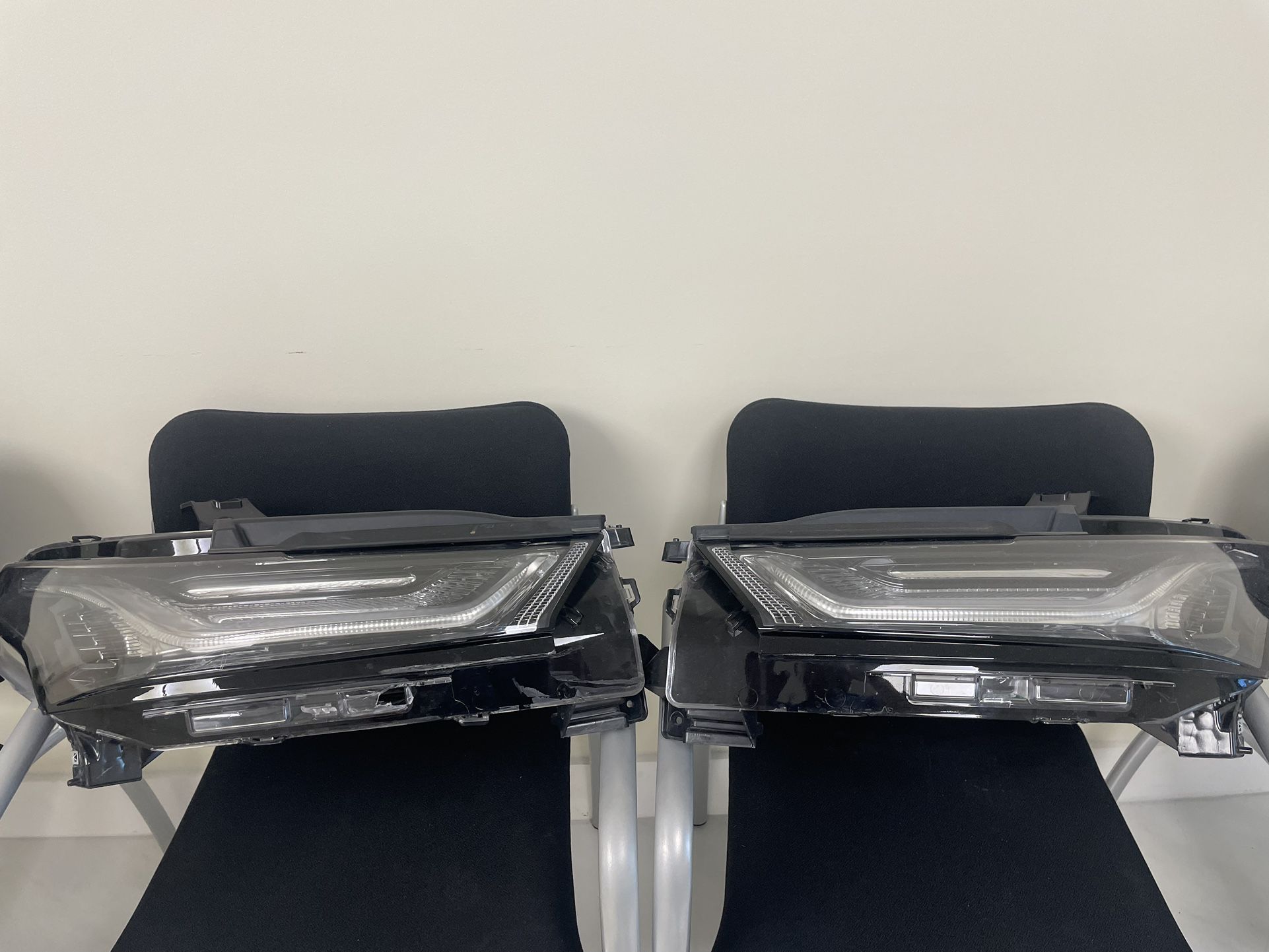 2023 Chevrlet Traverse Headlights (Left And Right)OEM Parts