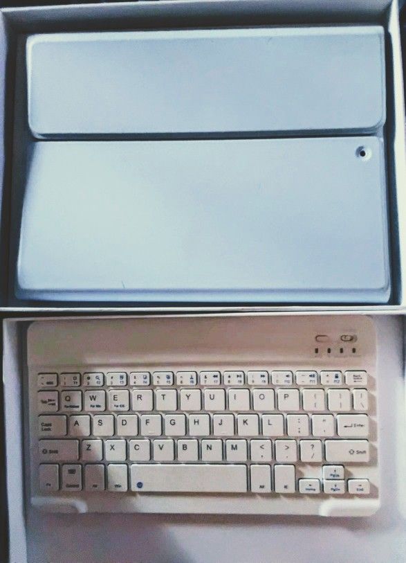 iPad Bluetooth Keyboard Case/Holder-Sky Blue