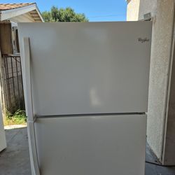Whirlpool Refrigerator. 