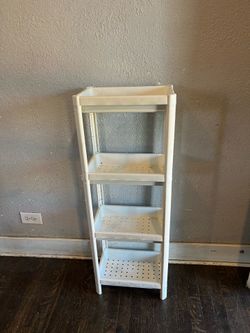 Bathroom shelves organize