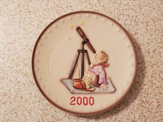 "Stargazer" Goebel Hummel Millennium Plate 2000