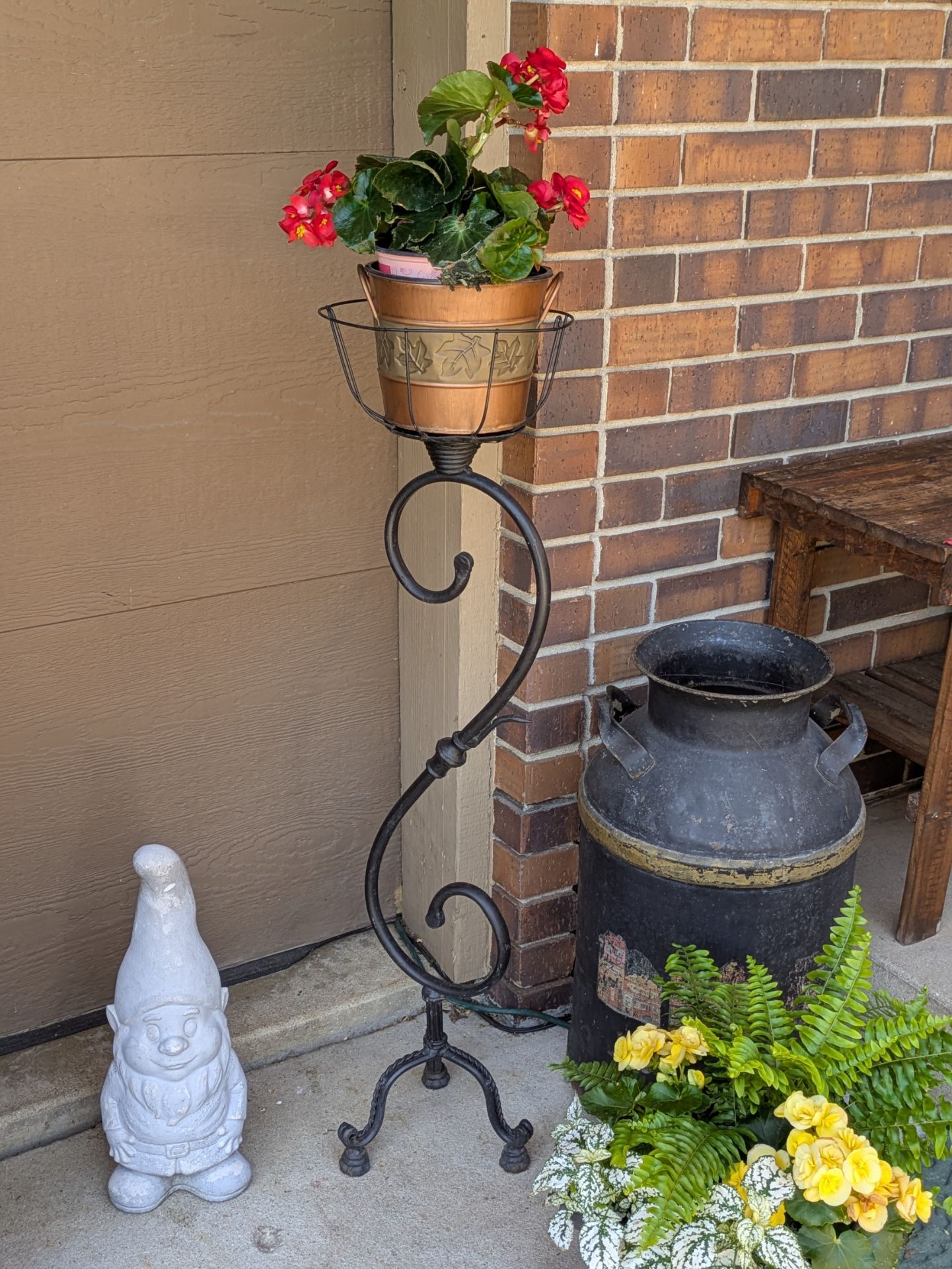 Vintage MCM Wrought Iron Scrolling Plant Stand Flower Planter