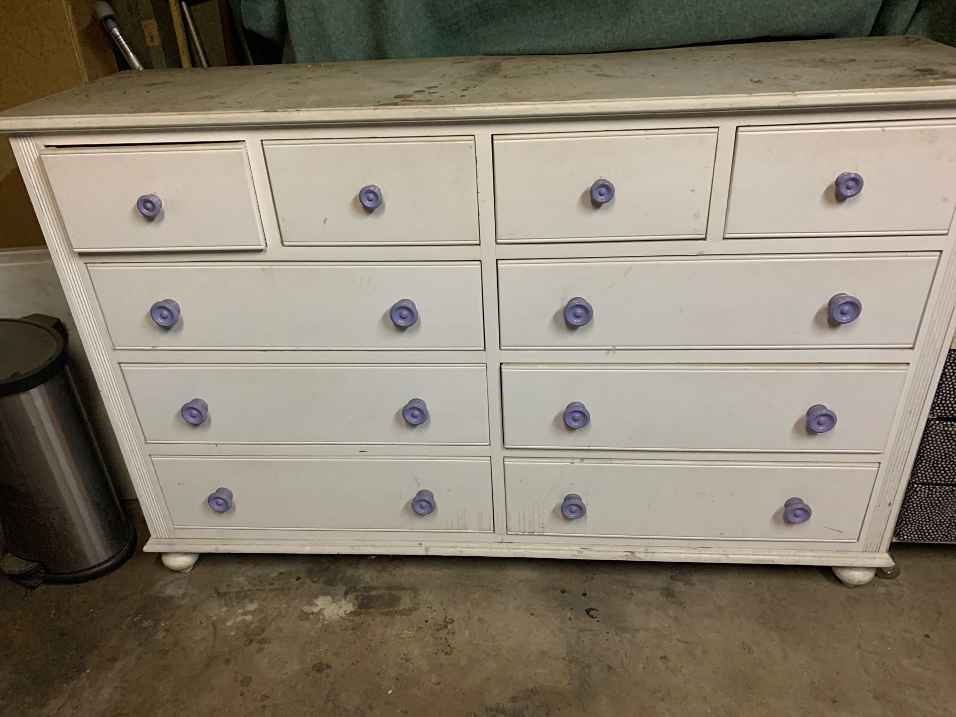 8 drawer dresser and cosmetic roller with 3 drawers