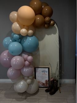 FREE BALLOONS PICK UP ONLY!
