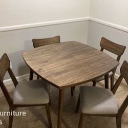 Beautiful! 5-pc Dining Table Set Walnut Finish Solid Wood Brand New