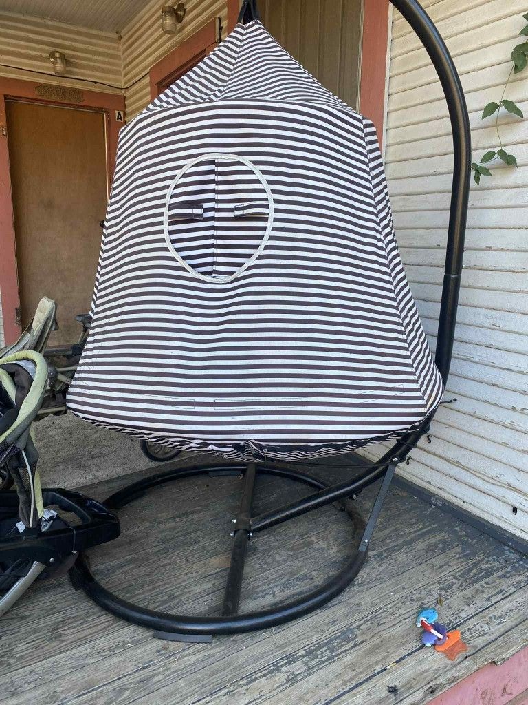 Hanging Pod Chair