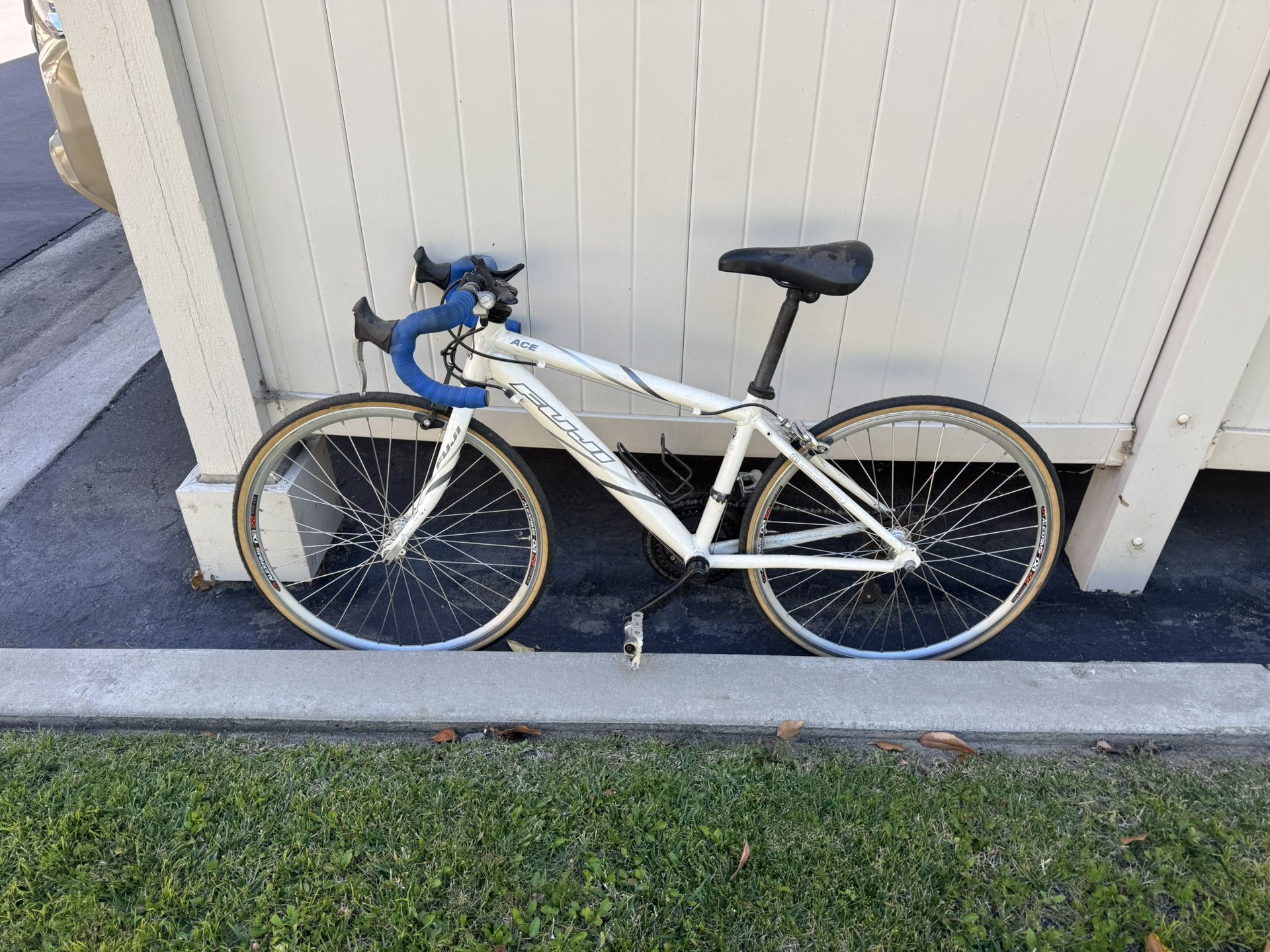 34.5cm Fuji Ace Kids Road Bike Blue/White