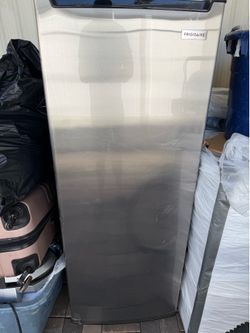 Frigidaire Fridge, like new