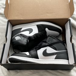 Air Jordan 1 Mid 