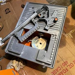 RIDGID 6.5-Amp 7 in. Blade Corded Table Top Wet Tile Saw, 