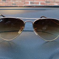 Authentic Ray-Ban Aviator Gold/Brown Gradient 58mm - $85