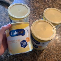 4 Cans Of Enfamil Formula 